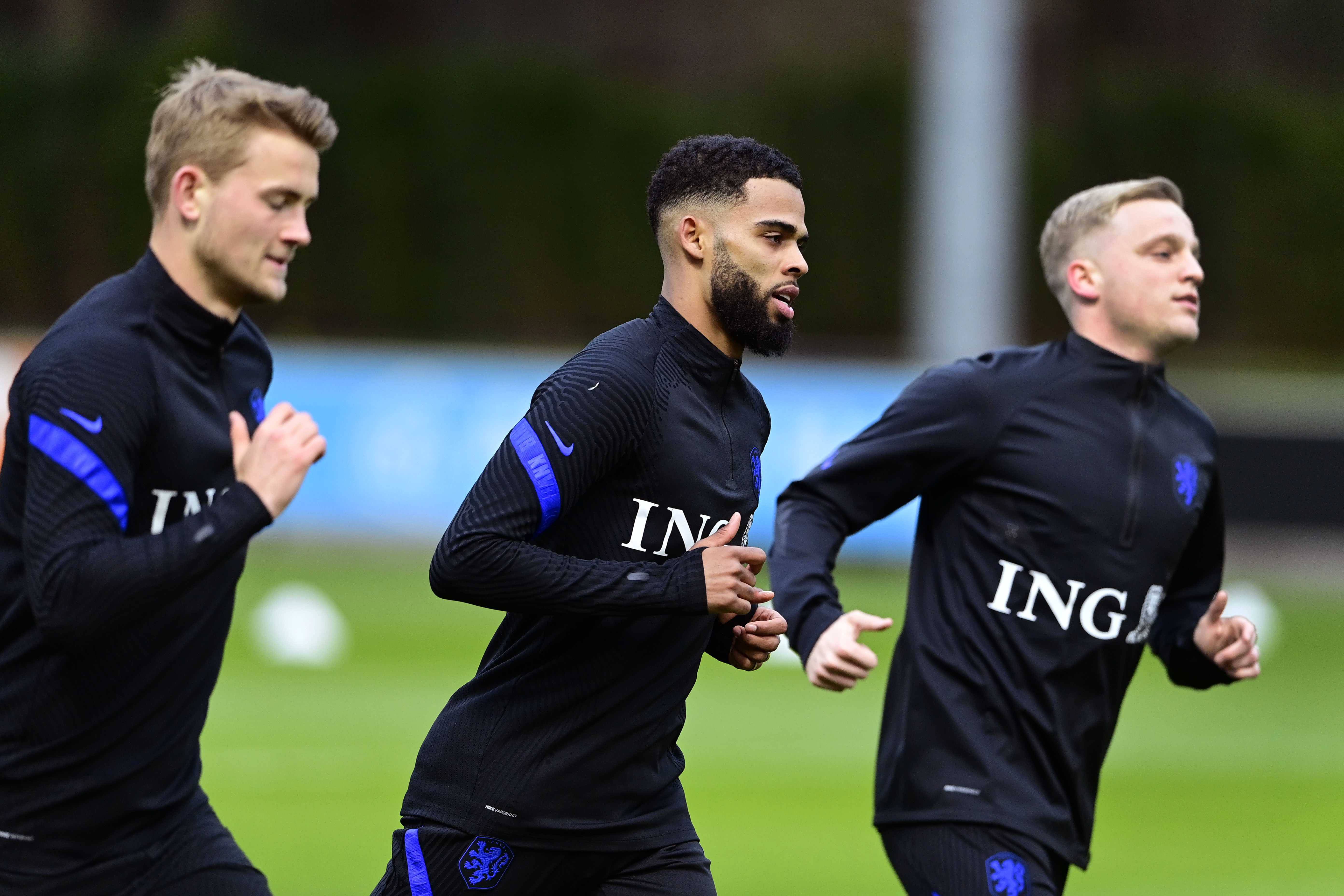 荷兰国家队备战热情高涨,全力投入比赛 荷兰国家队备战热情高涨,全力投入比赛