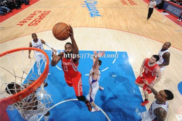 快船击败火箭，取得七连胜