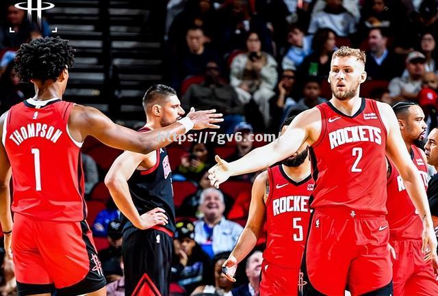 快船击败火箭，取得七连胜