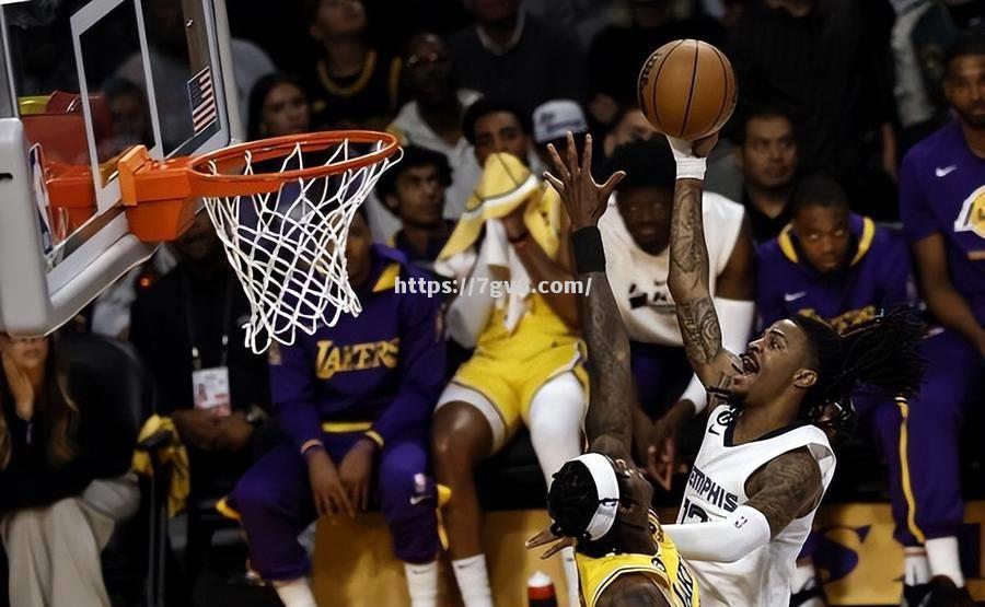 湖人遭遇两连败詹姆斯状态回升