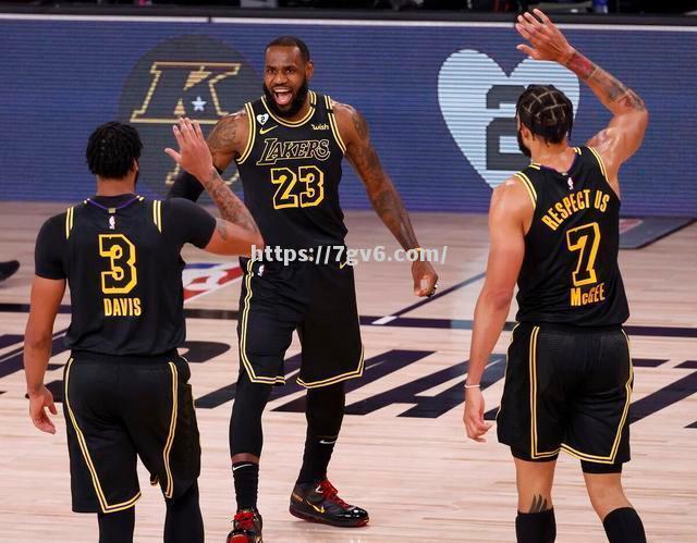 湖人再胜开拓者,豪取2-0领先优势 湖人再胜开拓者,豪取2-0领先优势