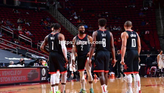 沃尔成功复出,火箭击败马刺 沃尔成功复出,火箭击败马刺