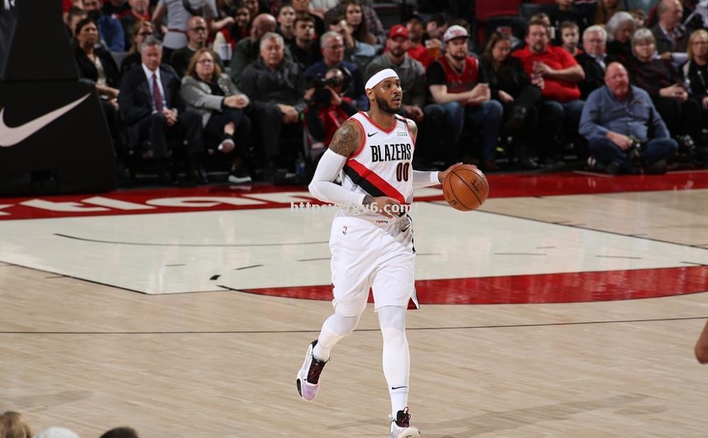 开拓者力克马刺,利拉德砍下27分 开拓者力克马刺,利拉德砍下27分