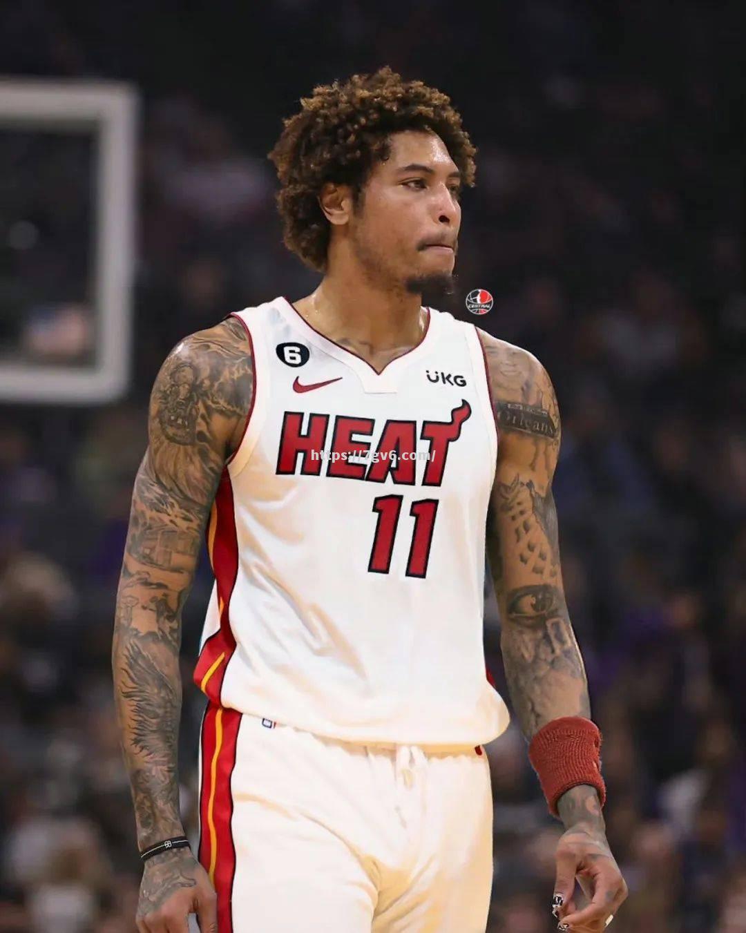 开拓者力克马刺,利拉德砍下27分 开拓者力克马刺,利拉德砍下27分