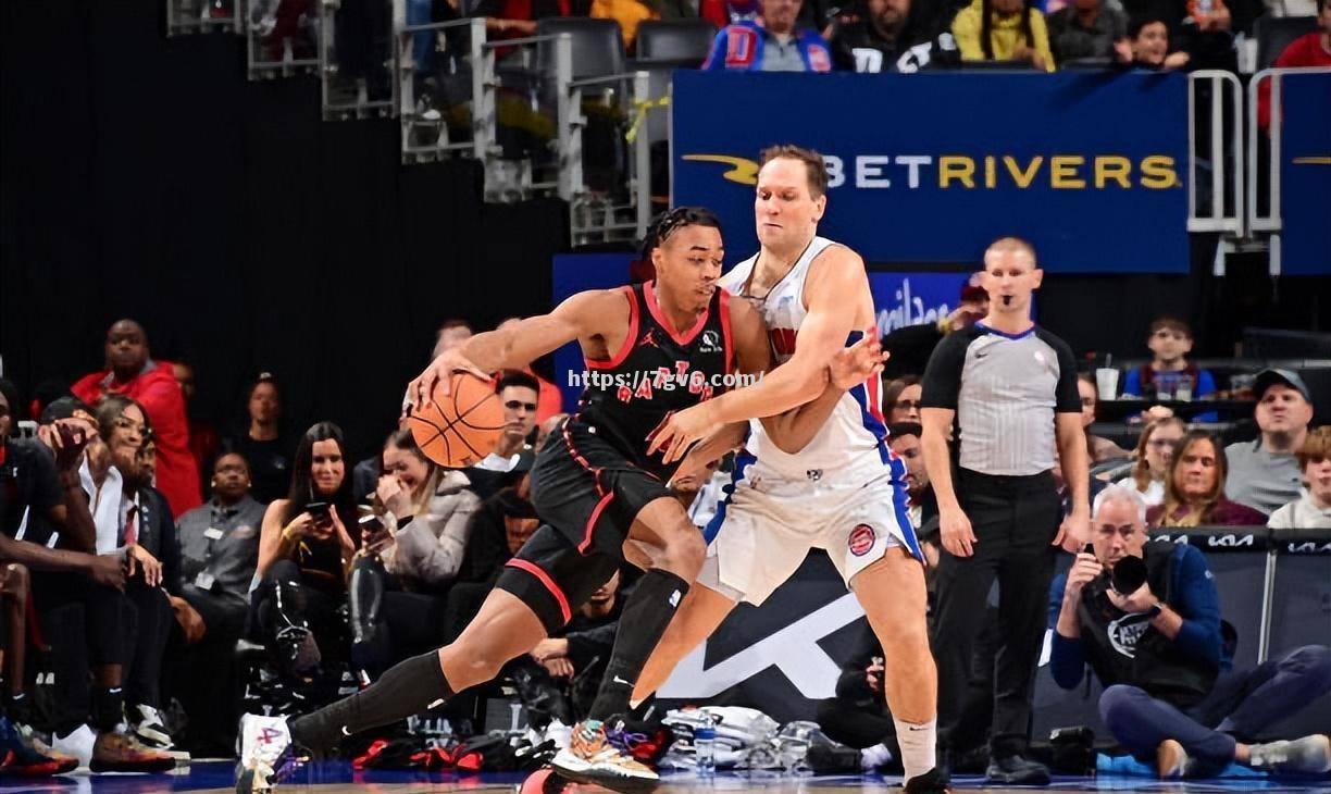 猛龙队遭遇失利,客场不敌活塞 猛龙队遭遇失利,客场不敌活塞