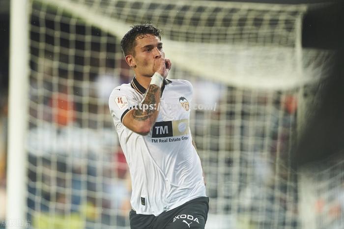 瓦伦西亚主场大胜,重返西甲前四 瓦伦西亚主场大胜,重返西甲前四