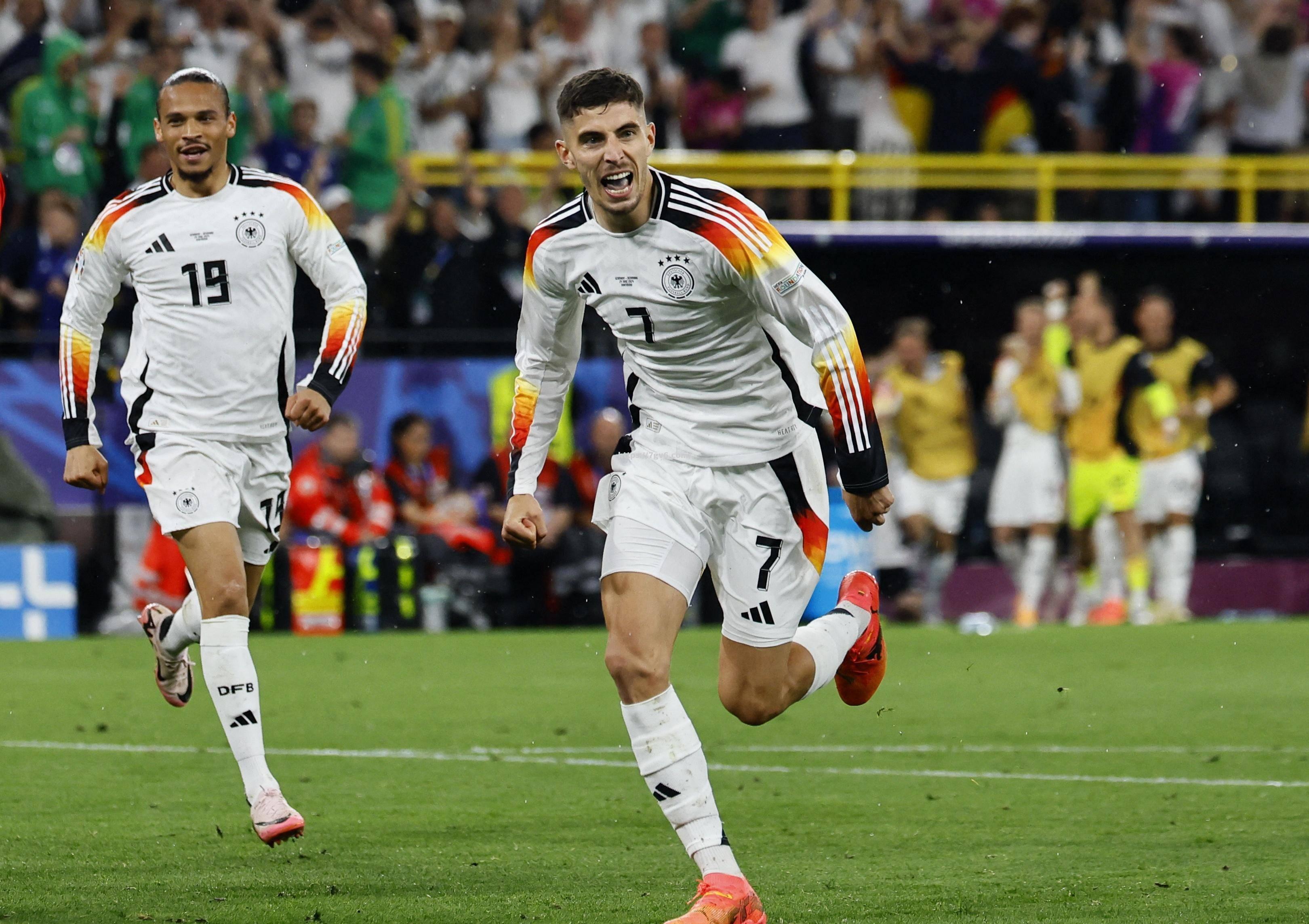 意大利足球联赛冠军争夺激烈,球员士气高昂 意大利足球联赛冠军争夺激烈,球员士气高昂