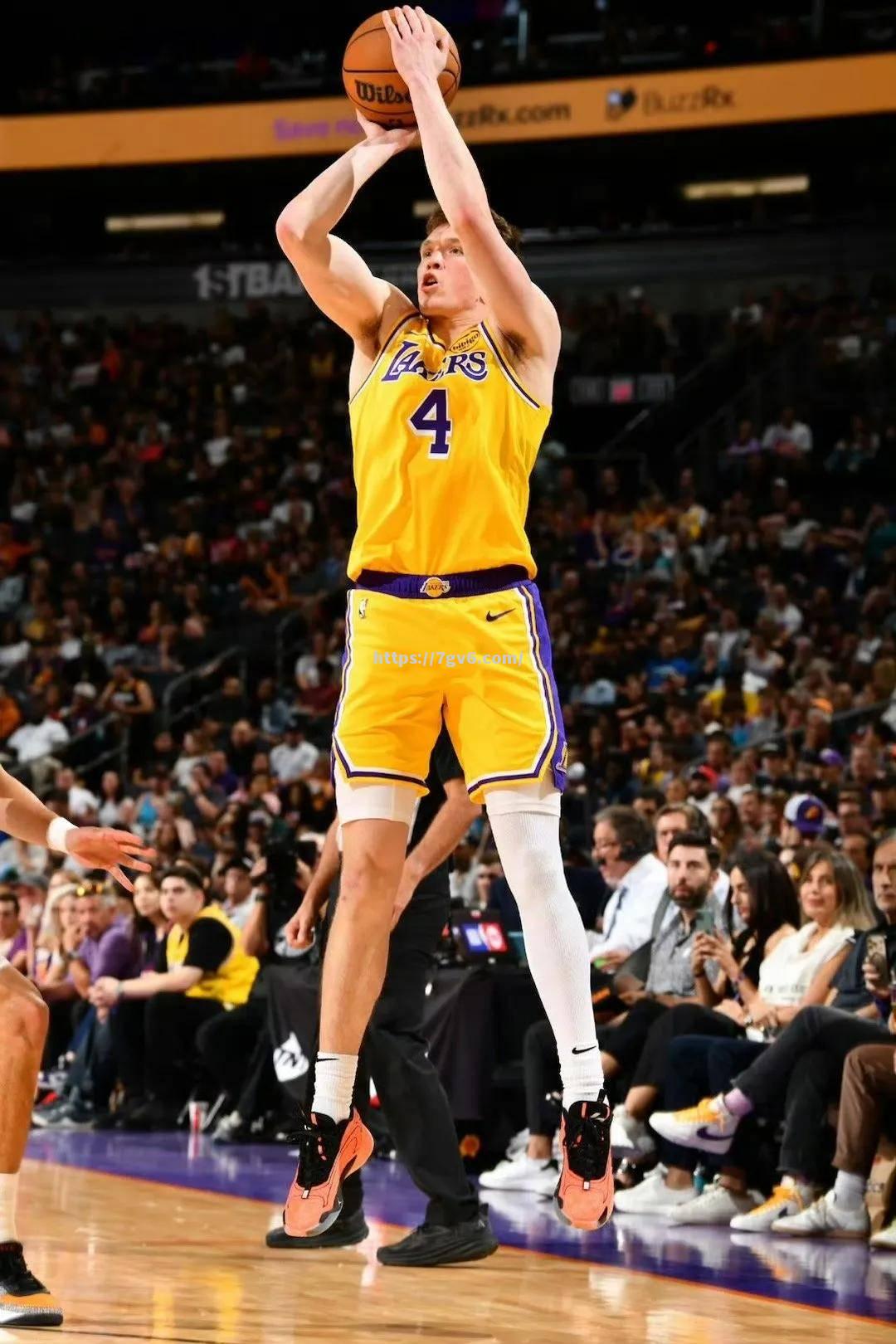 骑士球队考察新秀后锁定新赛季阵容,开启征程 骑士球队考察新秀后锁定新赛季阵容,开启征程