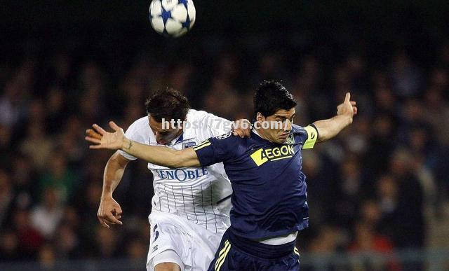 伯恩利实现防守崩溃,球队陷入危机 伯恩利实现防守崩溃,球队陷入危机