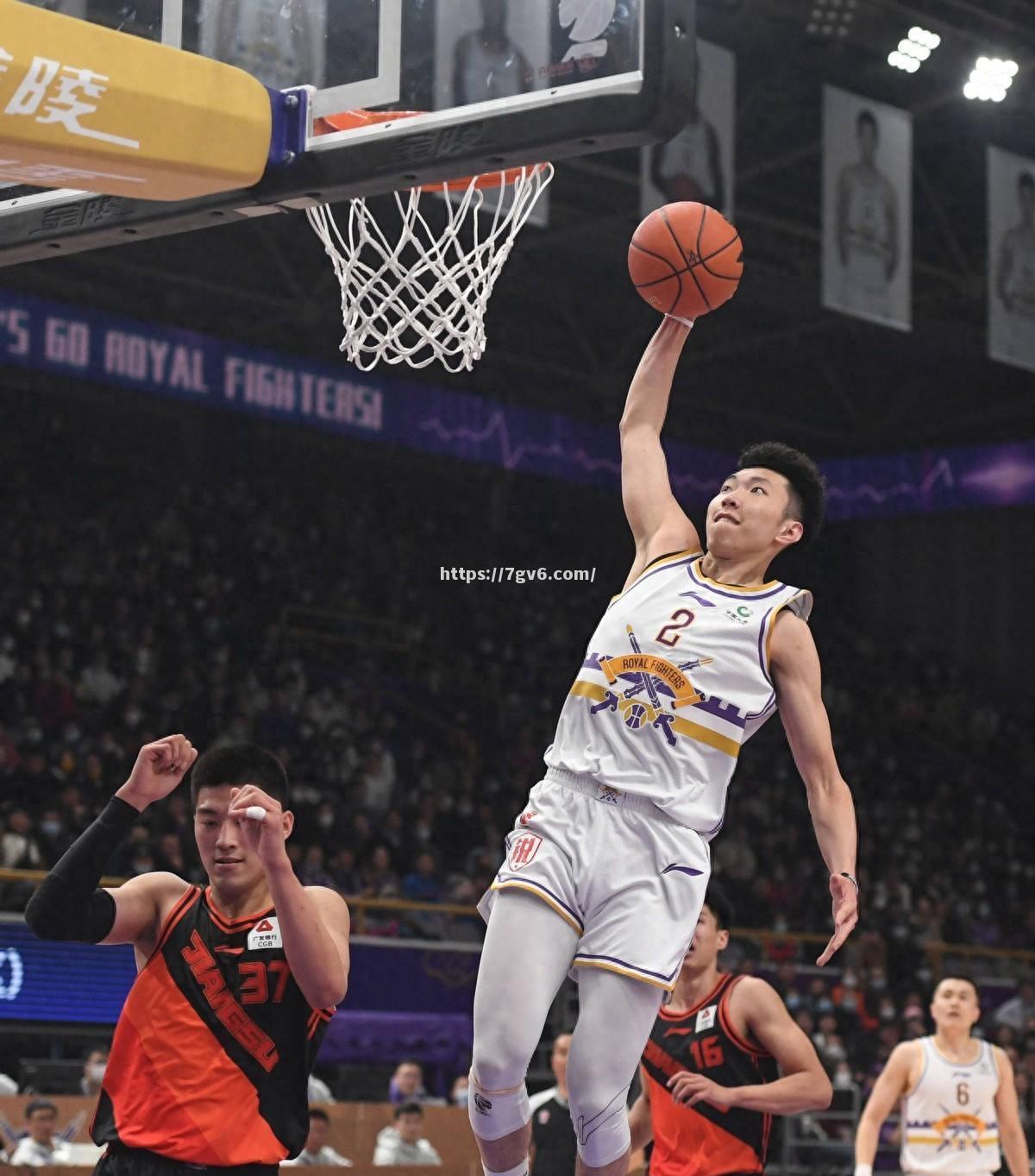 CBA新赛季掀起热潮，球迷翘首以待