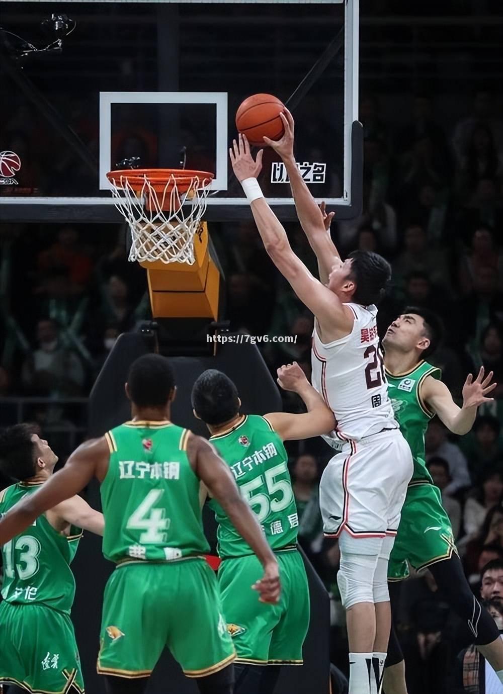 球员实力突出，队伍取得胜利表现稳定